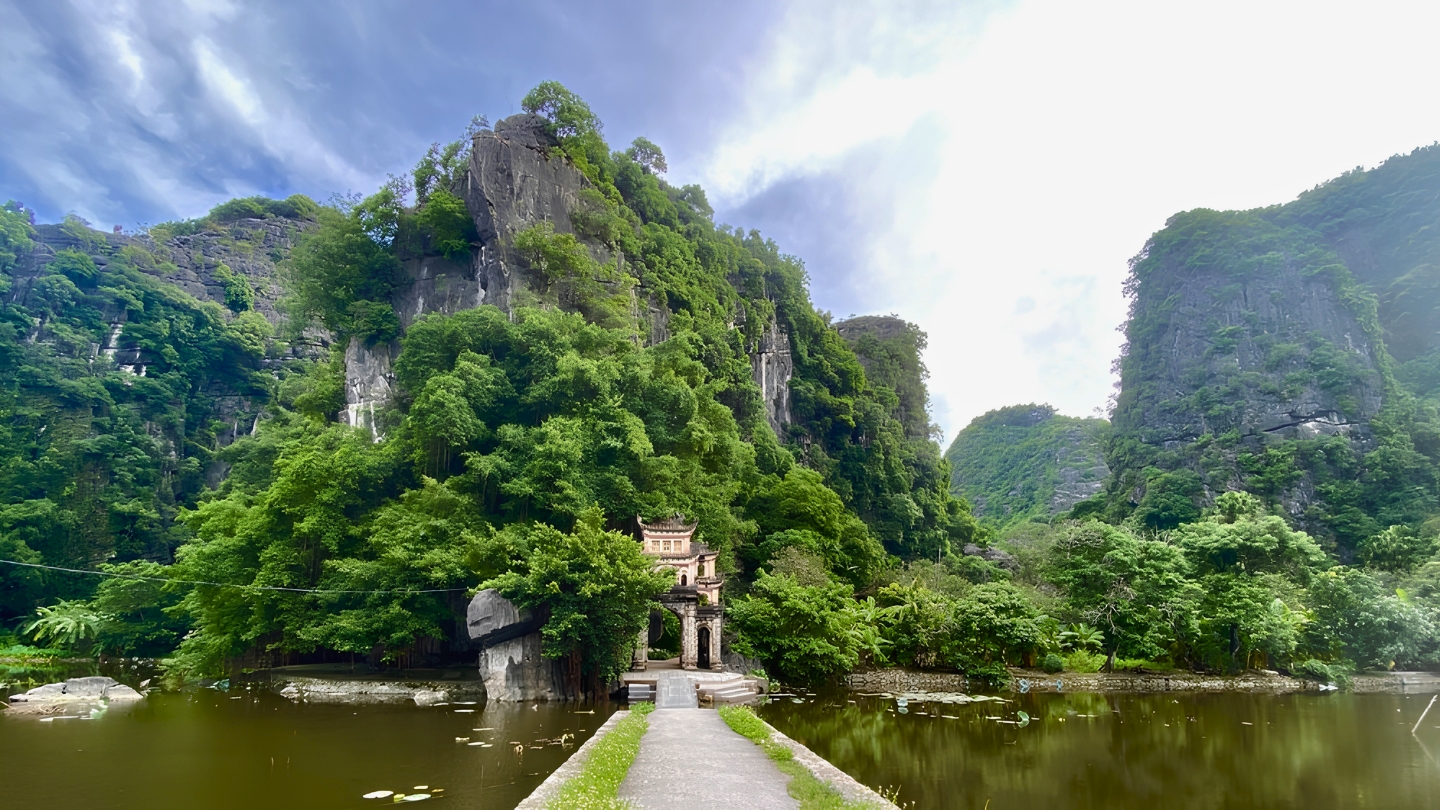 Visite de la pagode de Bich Dong à Ninh Binh